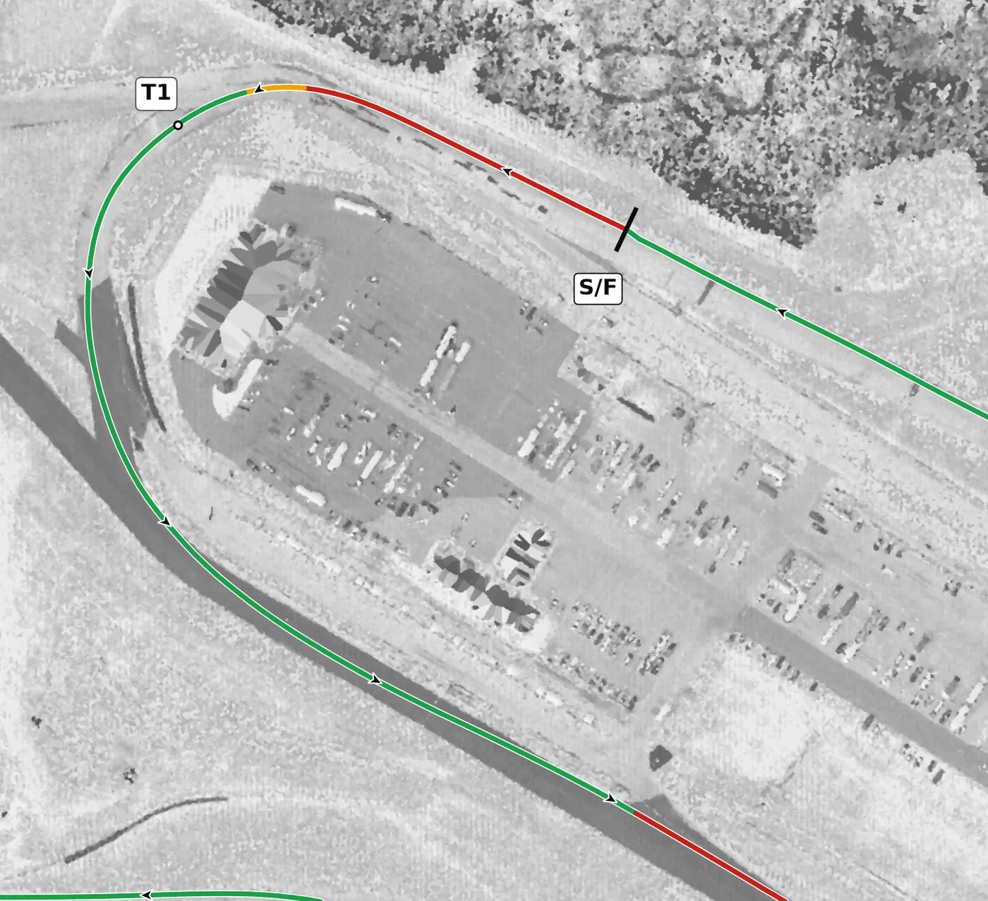 Autobahn (Full) T1 race line close-up: Lightly banked at the apex (+1.3%), but not all the way through (−1.0% at one edge).