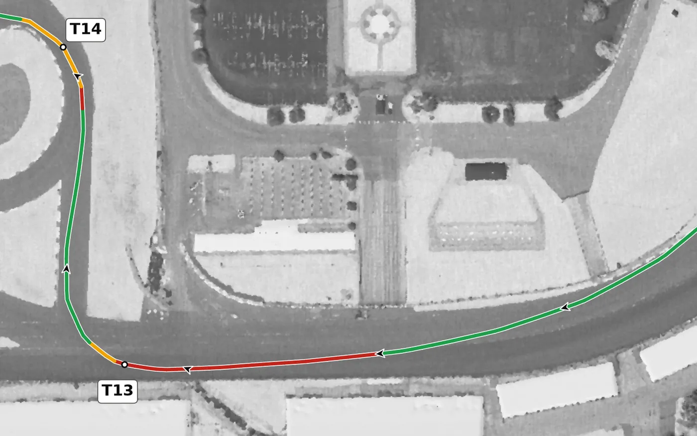 IMS road course T13 race line close-up: On camber at the apex (+4.7%): the last of the oval's cross-fall.