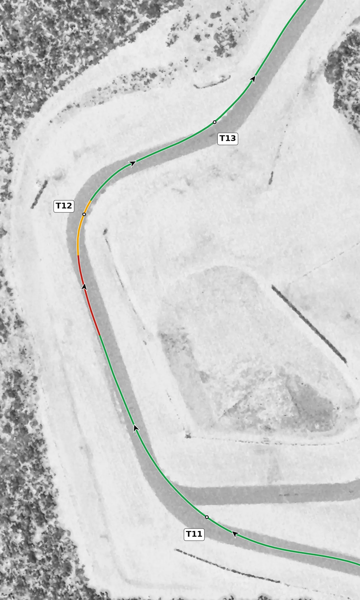 Pitt Race T12 race line close-up: Starts the climb to the summit: +5.4% at the apex, rising 5.2 m to the exit.