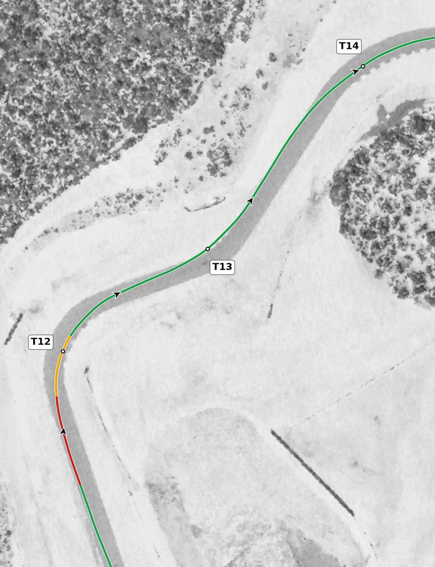 Pitt Race T13 race line close-up: Still climbing (+3.8% at the apex), with little camber.