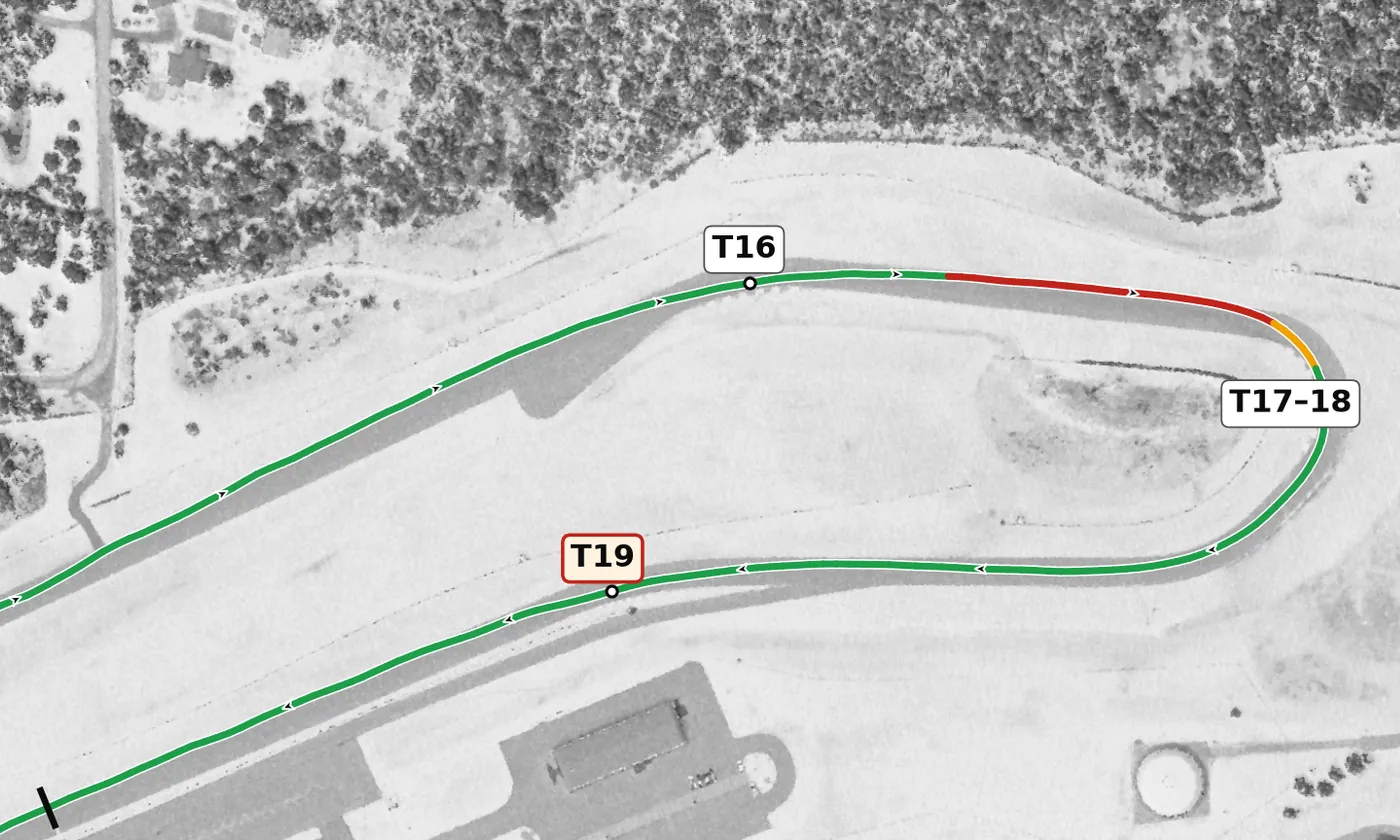 Pitt Race T16 race line close-up: The fastest corner on the lap: long, gently downhill, banked +2.8%.
