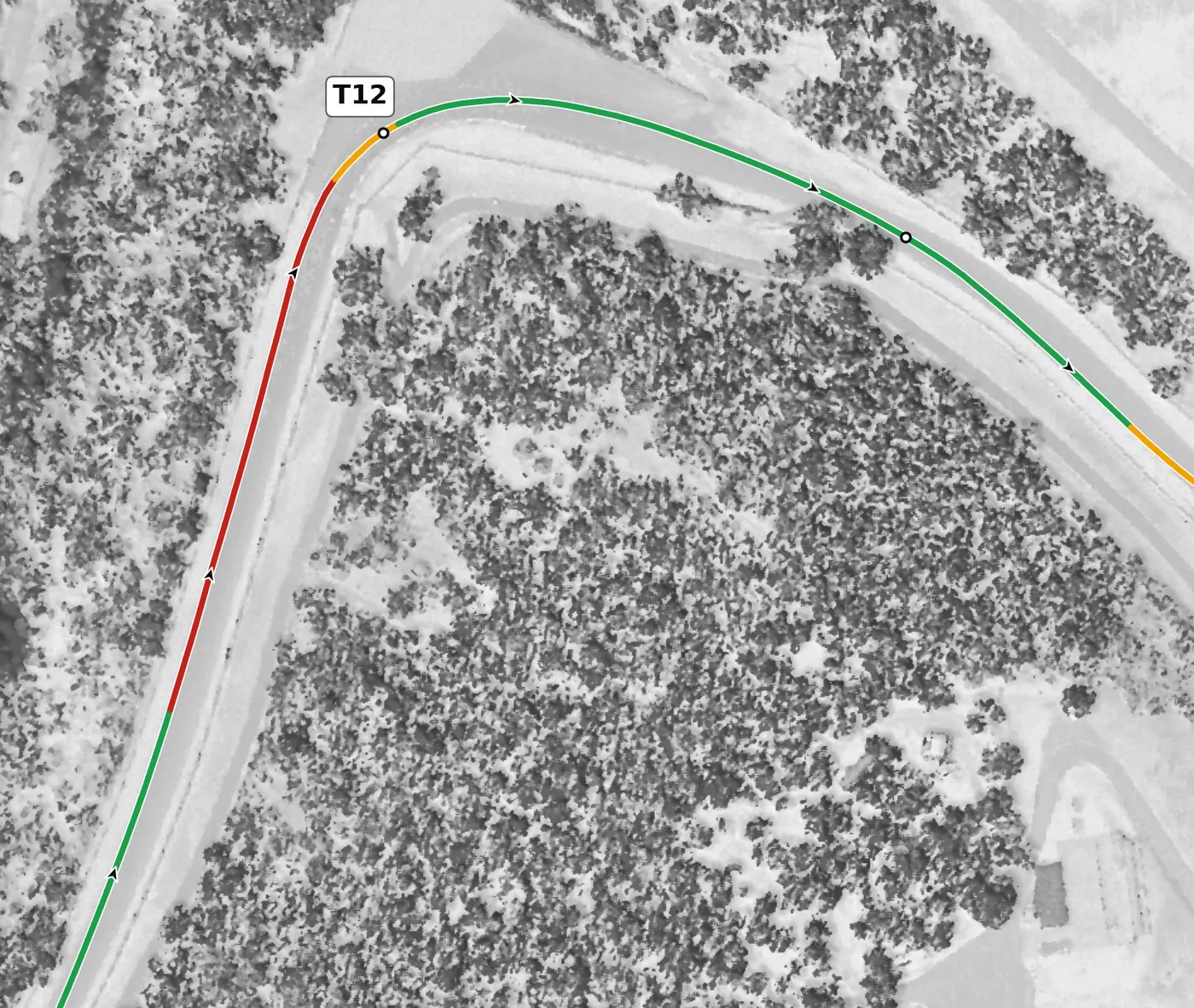 Road America T12 — Canada Corner race line close-up: Banked (+2.3%); the climb starts here, gaining 6.7 m entry to exit at up to +4.9%.