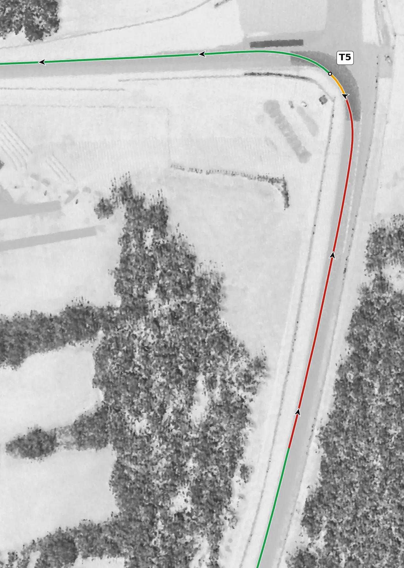 Road America T5 race line close-up: The only official corner that is not banked (−0.2%); the exit climbs at +7.3%.