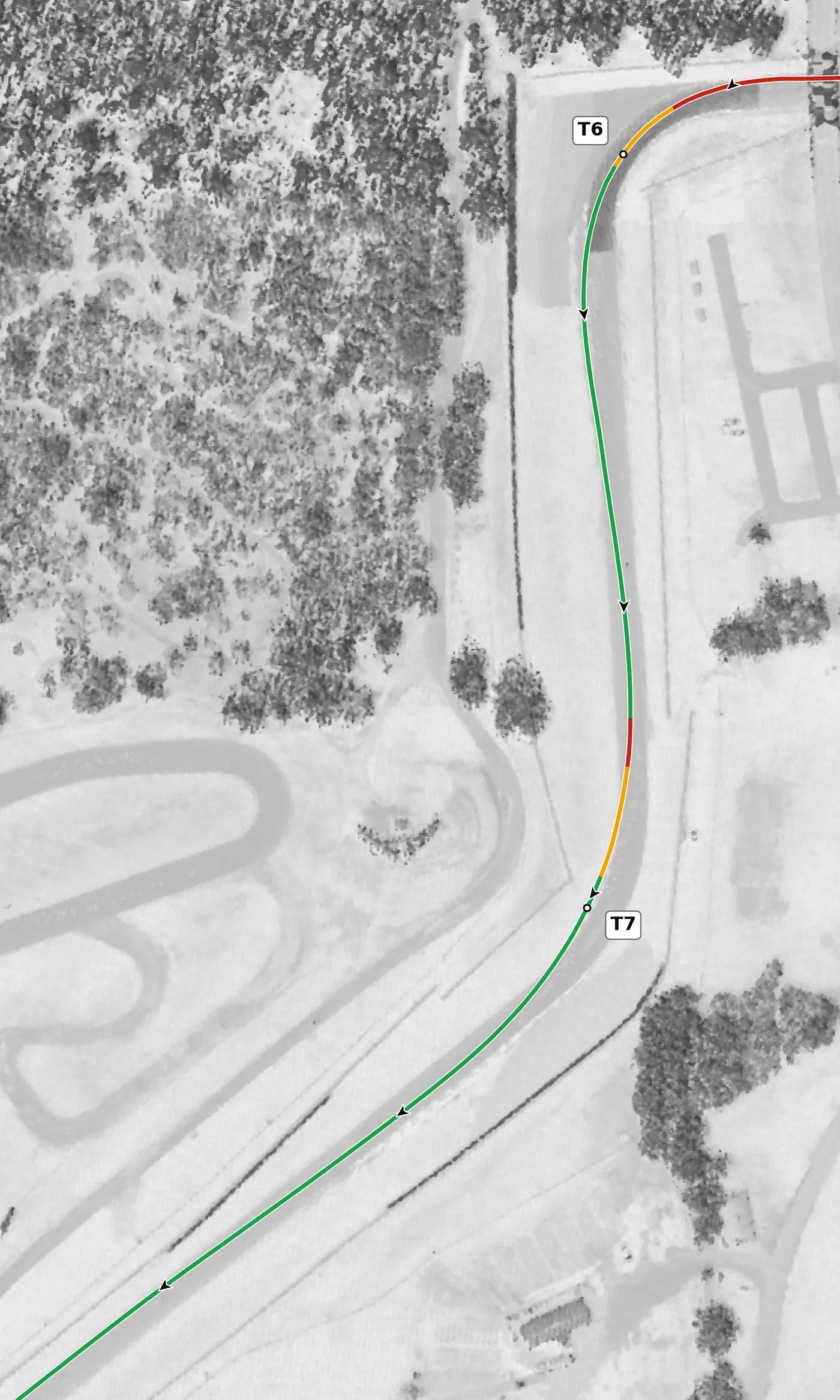 Road America T7 race line close-up: Banked (+2.7%), but downhill at the apex (−3.3%): the start of Hurry Downs.