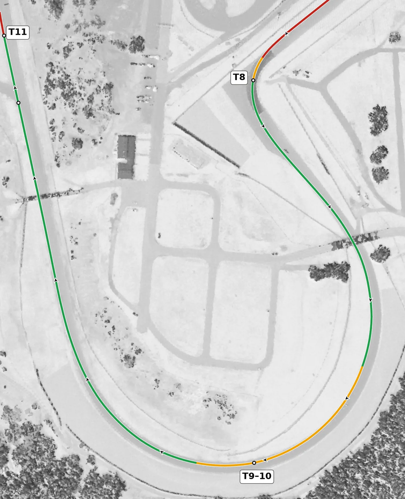 Road America T9–T10 — the Carousel race line close-up: The most banked corner on the lap (+5.2% at the apex): 209° of turn, falling 11.7 m entry to exit.