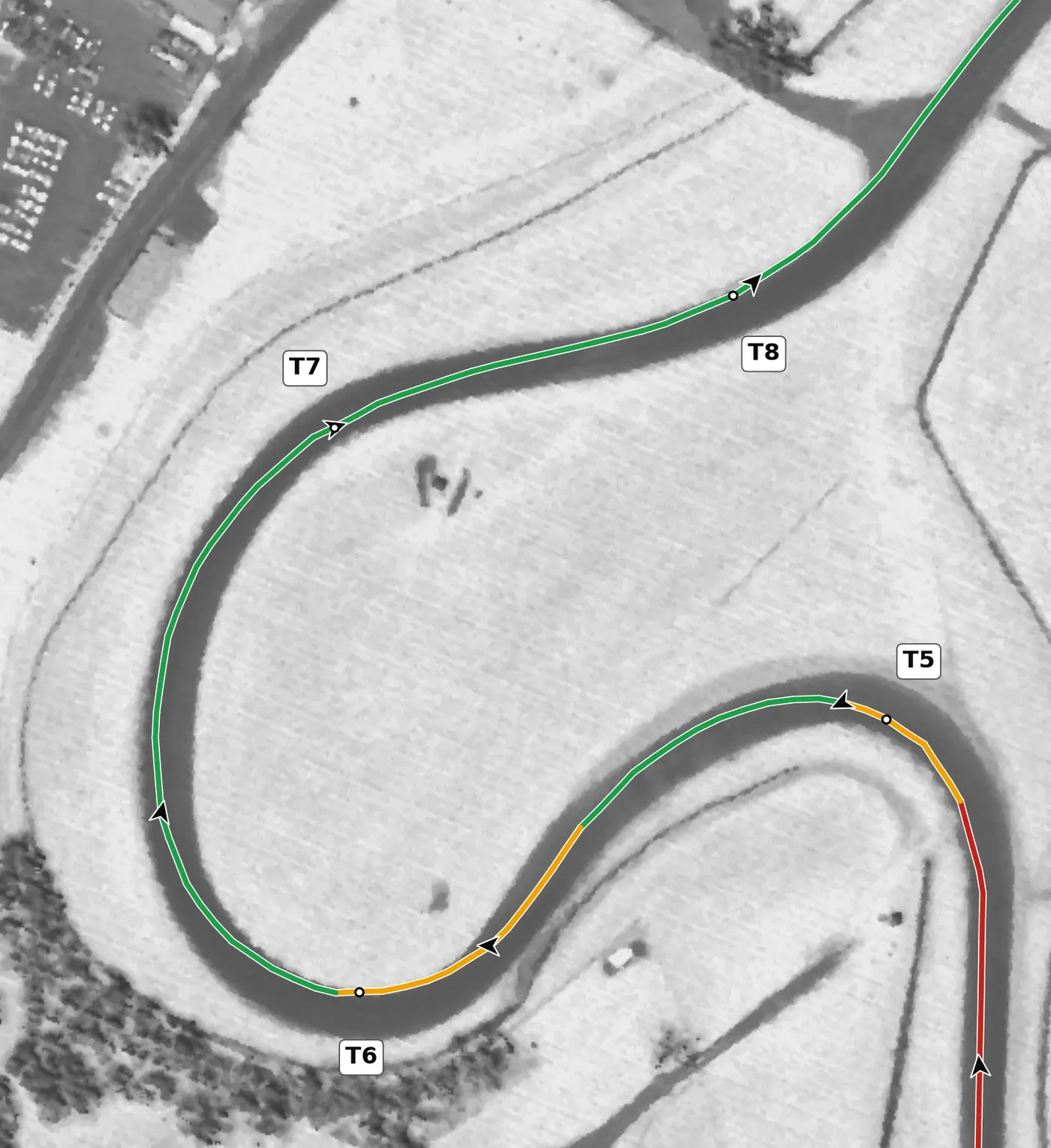 Summit Point T7 race line close-up: Banked +4.5%; the exit falls away at −2.0%.