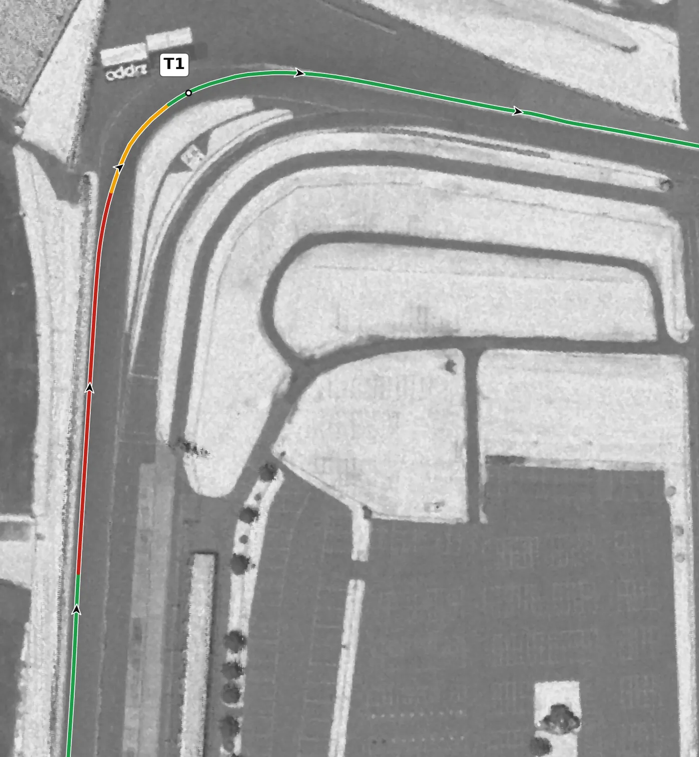 Watkins Glen T1 race line close-up: Banked +9.6% at the apex and downhill at −4.7%: it drops 8.3 m entry to exit.